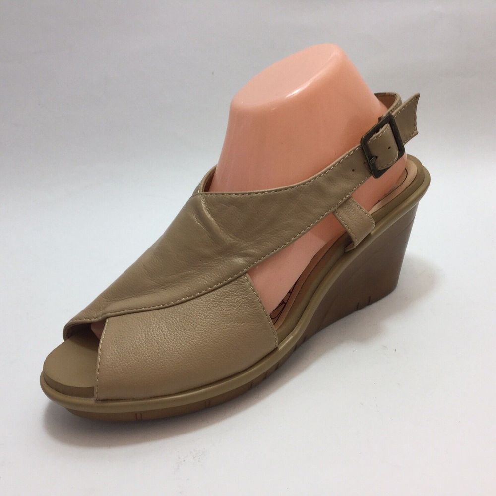White Mountain Wedge Heel‎ Shoes beige 9.5 M Leather Lpper Barbershop Womans